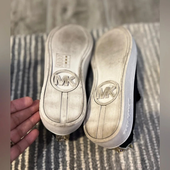 Michael Kors Slipon Logo Embossed size 6.5 textile upper and rubber sole - Picture 7 of 7